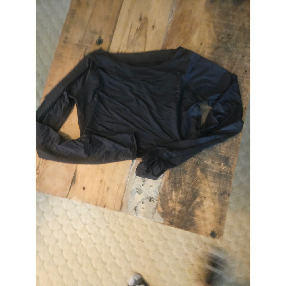 Womens Long Sleeve Crop Top Solid Black Scoop Neck Athletic Casual Shirt